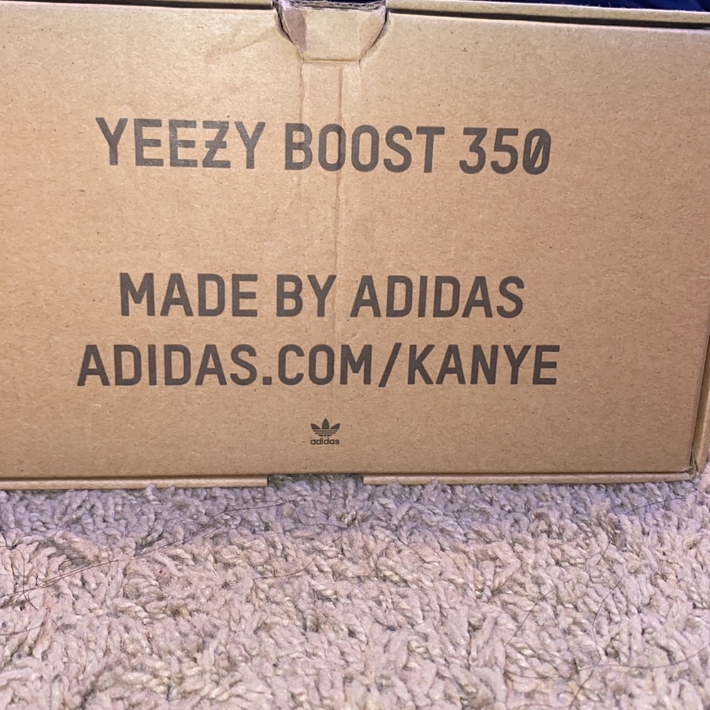 ‼️YEEZY 350 V2 cream/triple white with box - Picture 3 of 5